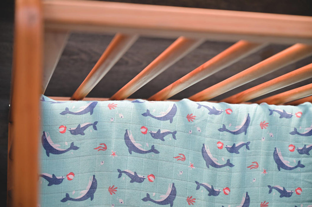 Kaarpas Premium Organic Cotton Muslin Fitted Cot Crib Sheet with Aqua Theme of Dolphin (Size : 132 x 68 x 20 cm)